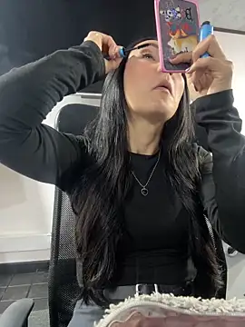 Amy Kiitty  online show from 04.21.26