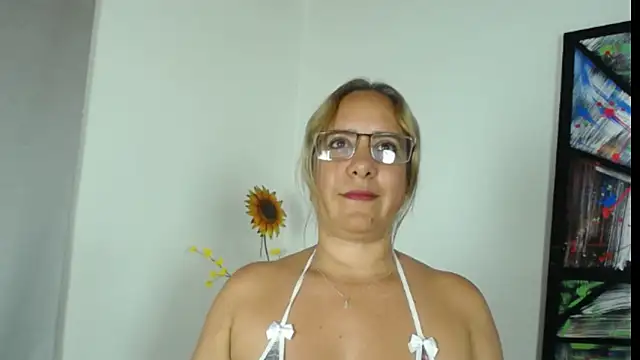 Iivana 19 online show from 02.17.25