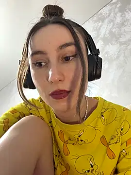 viviandaimond1 online show from 10.26.25