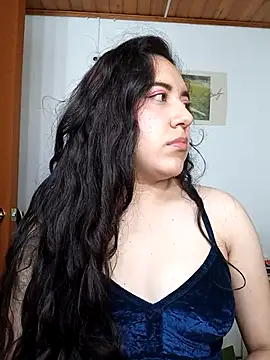 Emi chik online show from 11.21.25