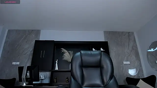 KatieNolan 1 online show from 12.14.25