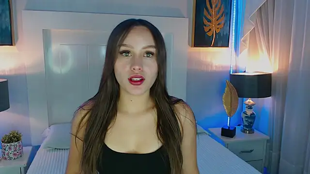 Ivyy Crystal online show from 12.15.25