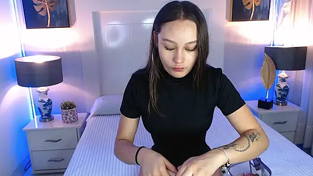 Ivyy Crystal online show from 03.12.26