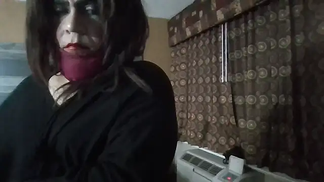 Youcunn online show from 10.17.25