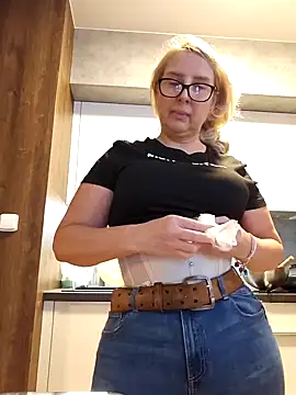 Snapshot of MariaRichi_ chatting on 03.01.25 MariaRichi  online show from 03.01.25