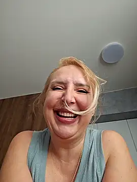 Snapshot of MariaRichi_ chatting on 03.06.25 MariaRichi  online show from 03.06.25