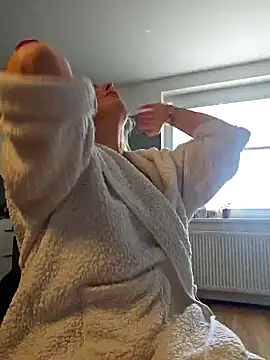 Snapshot of MariaRichi_ chatting on 03.12.25 MariaRichi  online show from 03.12.25