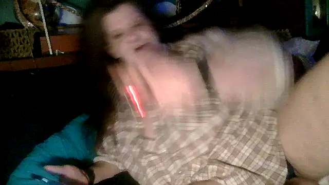 Snapshot of Fantasymaid80 chatting on 01.22.25 Fantasymaid80 online show from 01.22.25