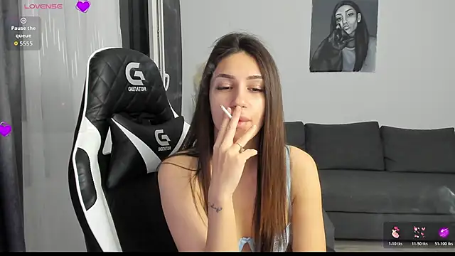 Kimi Ivy online show from 12.14.25