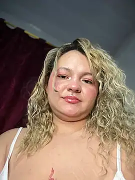 Snapshot of Naiara_Sex_ chatting on 07.15.26 Naiara Sex online show from 07.15.26