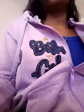 AnnieScott  online show from 03.17.25