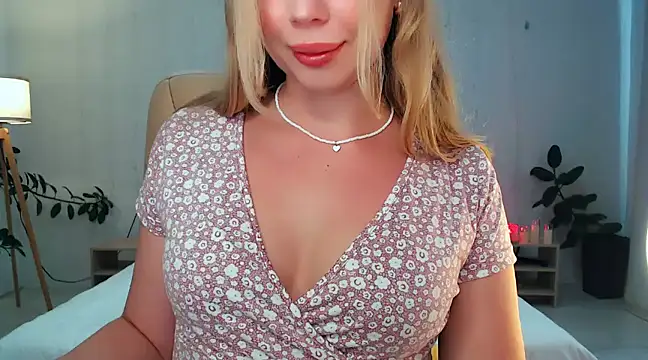 Snapshot of NaughtyNylonFeet chatting on 12.27.24 NaughtyNylonFeet online show from 12.27.24