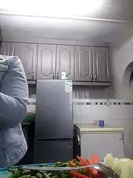 Snapshot of Feathergal69_ chatting on 09.23.25 Feathergal69 online show from 09.23.25