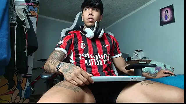 Nickhot0609 online show from 11.14.25