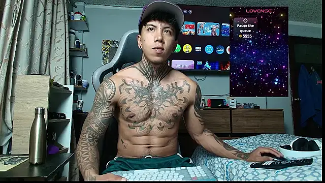 Nickhot0609 online show from 01.12.26