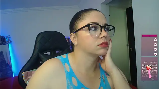 Snapshot of Madame_Shein_ chatting on 12.21.24 Madame Shein online show from 12.21.24