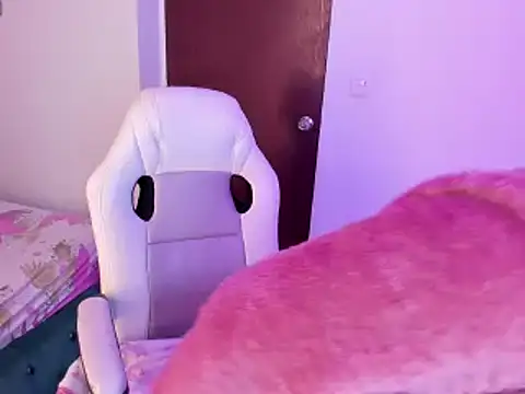 Jhiinny Brownn online show from 03.18.25