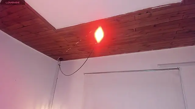 Jhiinny Brownn online show from 10.15.25