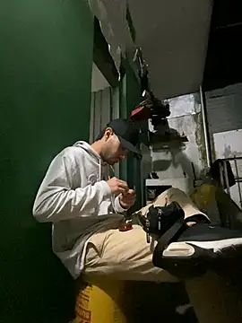 Jestebanano online show from 05.17.26