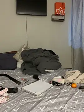 AleFantasy0001 online show from 10.17.25