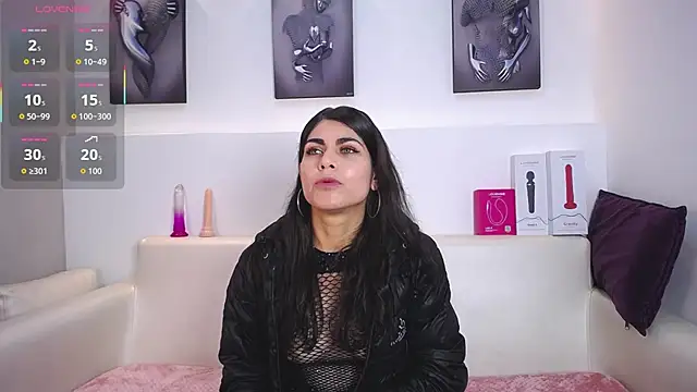 Melodi Roux online show from 11.19.25