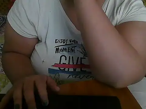 Snapshot of Queen_of_boobs01 chatting on 01.16.25 Queen of boobs01 online show from 01.16.25