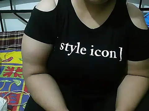 Snapshot of Queen_of_boobs01 chatting on 01.19.25 Queen of boobs01 online show from 01.19.25