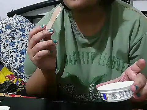 Snapshot of Queen_of_boobs01 chatting on 01.21.25 Queen of boobs01 online show from 01.21.25