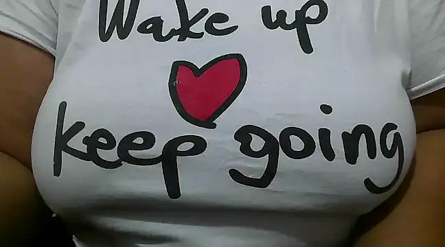 Snapshot of Queen_of_boobs01 chatting on 01.28.25 Queen of boobs01 online show from 01.28.25