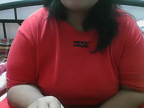 Snapshot of Queen_of_boobs01 chatting on 12.03.25 Queen of boobs01 online show from 12.03.25