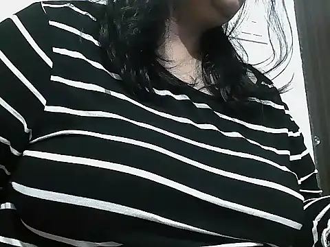 Snapshot of Queen_of_boobs01 chatting on 03.22.26 Queen of boobs01 online show from 03.22.26