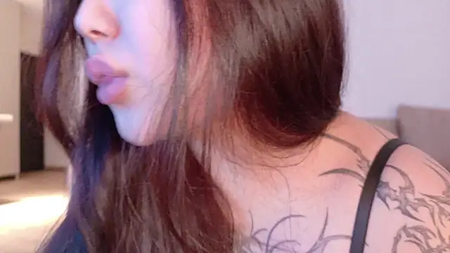 Yuriko May online show from 11.14.25