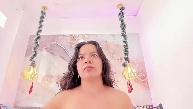 Snapshot of EvelynSweet1 chatting on 12.03.25 EvelynSweet1 online show from 12.03.25