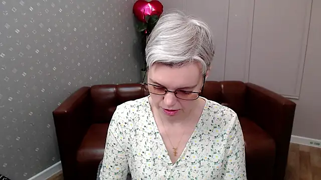 Snapshot of Cutie_Erikaa1 chatting on 04.26.26 Cutie Erikaa1 online show from 04.26.26