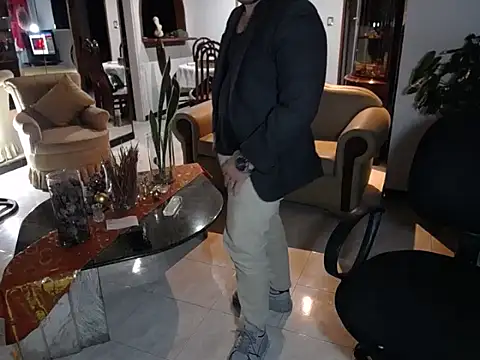 Snapshot of pitbullveryhot chatting on 02.06.25 pitbullveryhot online show from 02.06.25