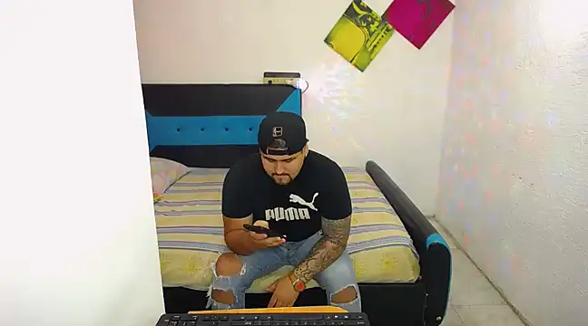 Snapshot of pitbullveryhot chatting on 03.18.25 pitbullveryhot online show from 03.18.25