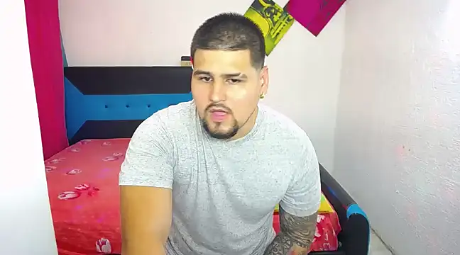 Snapshot of pitbullveryhot chatting on 03.22.25 pitbullveryhot online show from 03.22.25