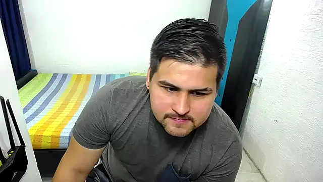 Snapshot of pitbullveryhot chatting on 11.02.25 pitbullveryhot online show from 11.02.25