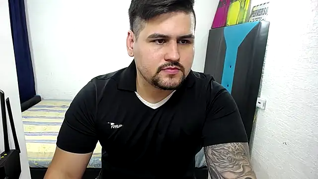 Snapshot of pitbullveryhot chatting on 11.15.25 pitbullveryhot online show from 11.15.25