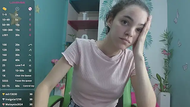 Mia-kalinfa online show from 12.04.24