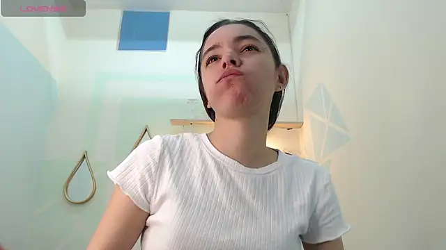 Mia-kalinfa online show from 02.21.25