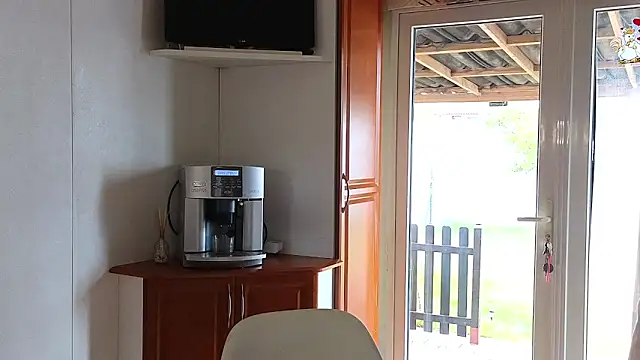 Snapshot of Miss_Milka chatting on 09.29.25 Miss Milka online show from 09.29.25