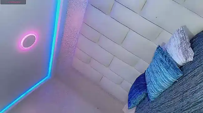 Hallyhott online show from 02.25.25