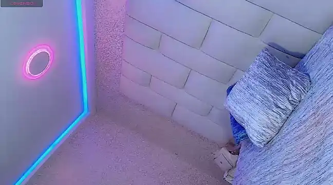 Hallyhott online show from 02.26.25