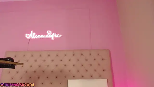 alice sofia online show from 04.18.26