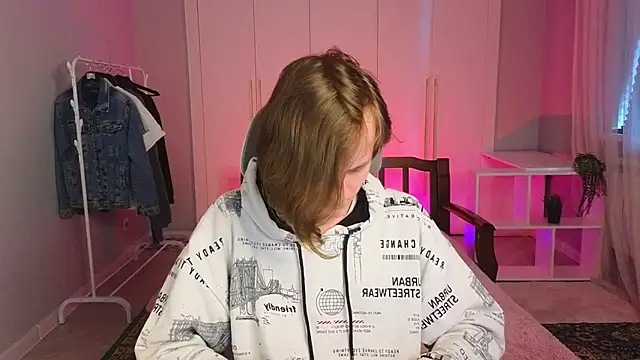 nikompell online show from 03.18.25