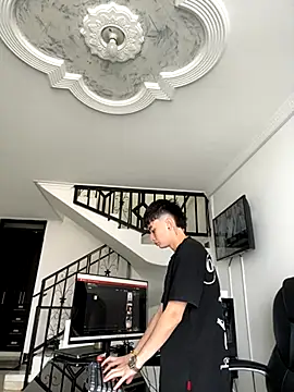 nico 18x online show from 12.05.25