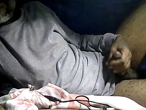 Snapshot of rootsf chatting on 10.22.25 rootsf online show from 10.22.25