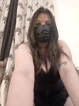 Snapshot of Archi-07 chatting on 02.26.25 Archi-07 online show from 02.26.25