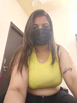 Snapshot of Archi-07 chatting on 02.27.25 Archi-07 online show from 02.27.25